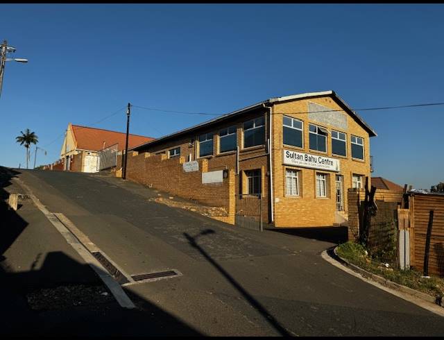 140M² BUILDING TO LET IN OVERPORT